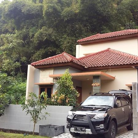 Villa Roemi Bandung Bagian luar foto