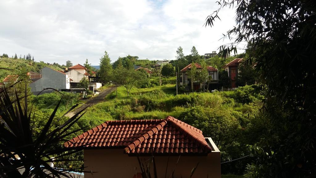 Villa Roemi Bandung Bagian luar foto