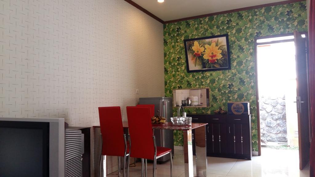Villa Roemi Bandung Bagian luar foto